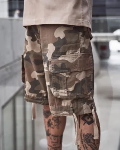 Urban legend reisitaskushortsit - Beige camo